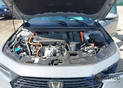 2024 Honda Accord Hybrid Touring z USA, uszkodzony, nr VIN 1HGCY2F89RA055327